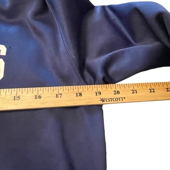 Youth NHL TorontoMaple Leafs Hoodie Sweater - Size XL Youth - Picture 4 of 7